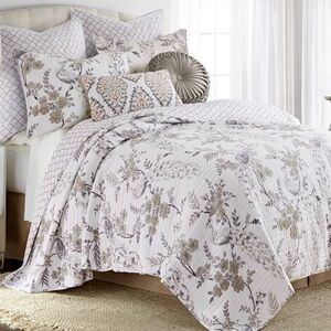 Levtex Elegant Pisa King Floral Peacock Quilt
